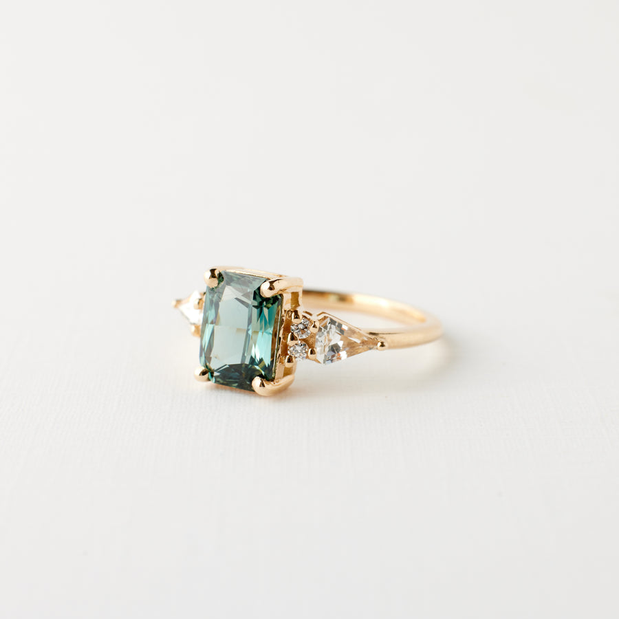 Thursday ring - 2.22 Carat Teal Radiant Sapphire