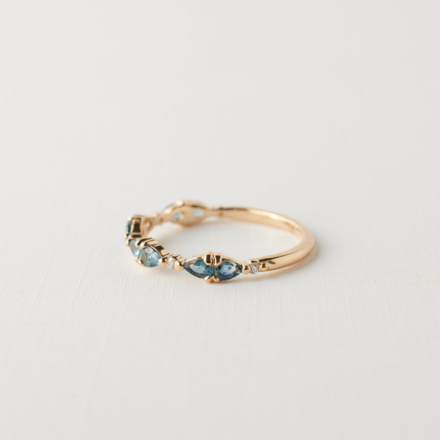 Willow Ring - Azure blue sapphires