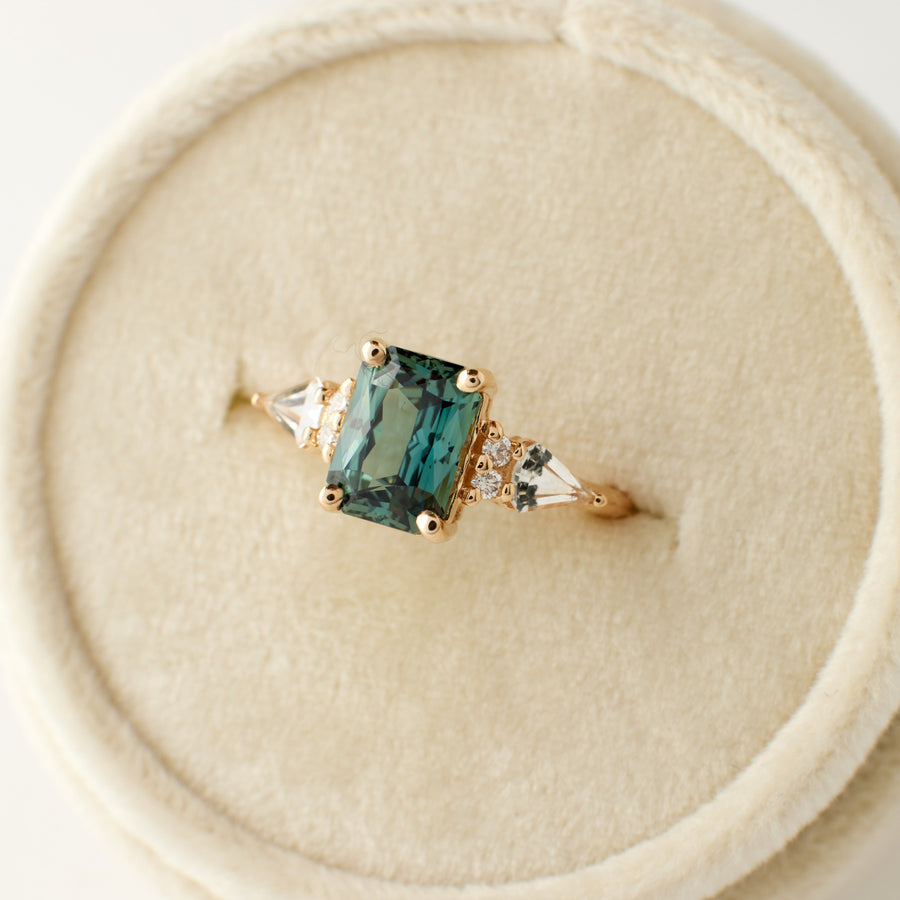 Thursday ring - 2.22 Carat Teal Radiant Sapphire