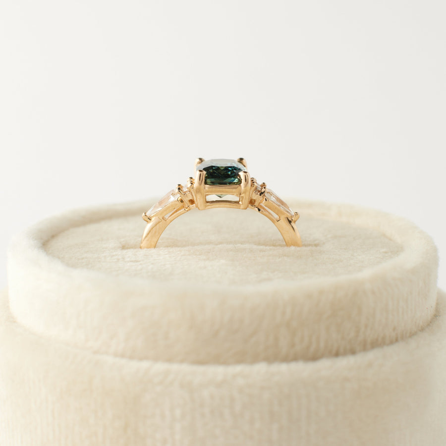 Thursday ring - 2.22 Carat Teal Radiant Sapphire