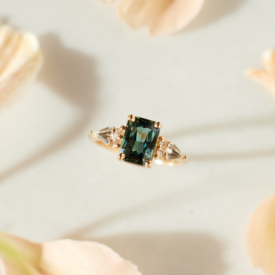 Thursday ring - 2.22 Carat Teal Radiant Sapphire