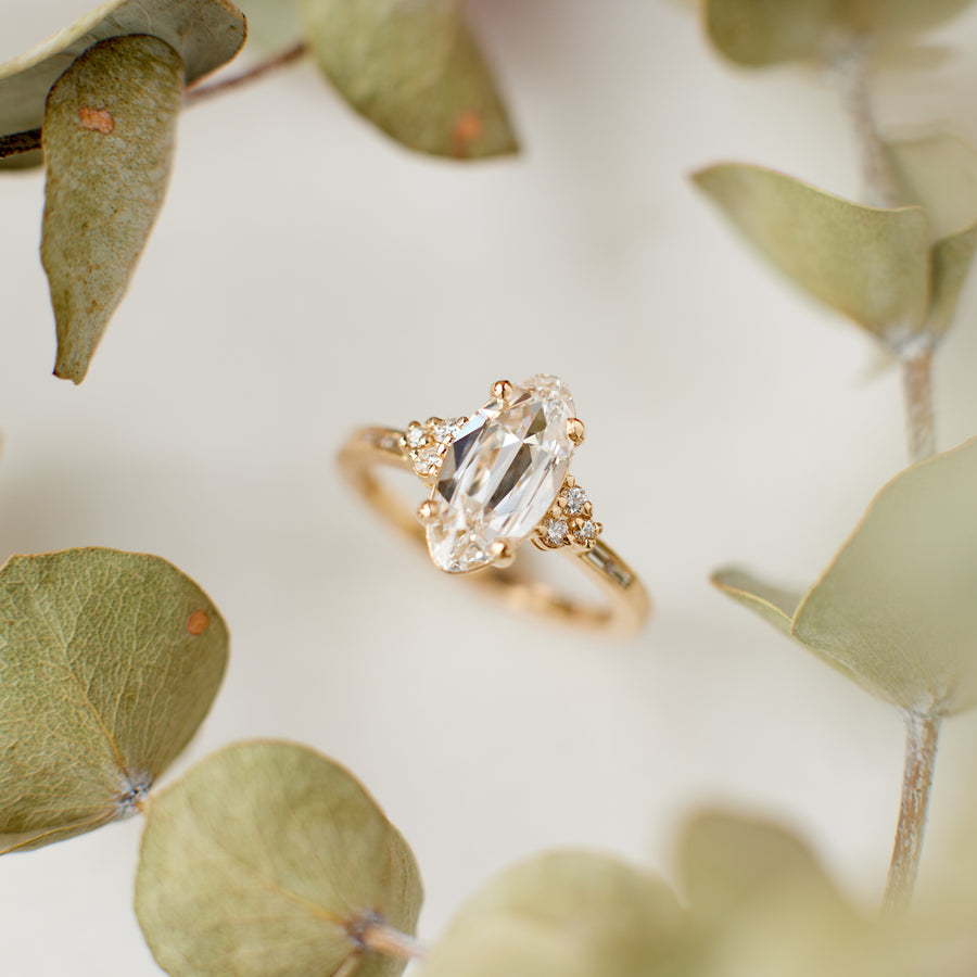 Marigold ring - 2.19 Carat Old Mine Oval Diamond