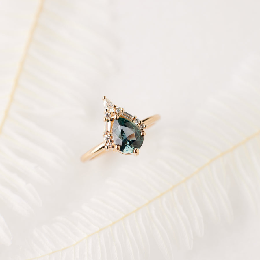 Nori ring - 1.56 Carat Teal Grey Sapphire