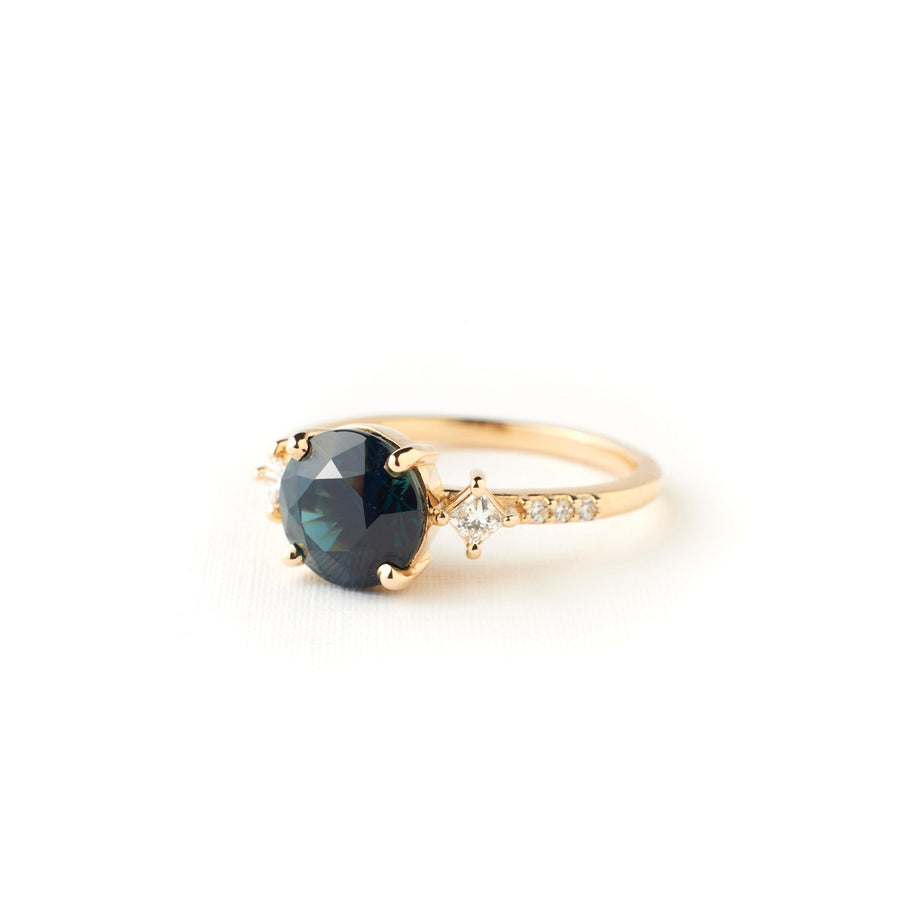 May Ring - 2.58 Carat Teal-Blue Round Sapphire