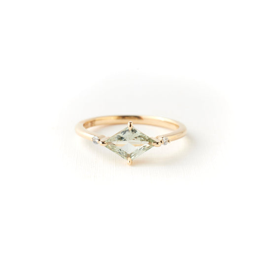 Wildlight Ring #7 - .77ct Soft Seafoam Kite Sapphire