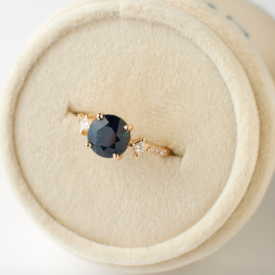 May Ring - 2.58 Carat Teal-Blue Round Sapphire