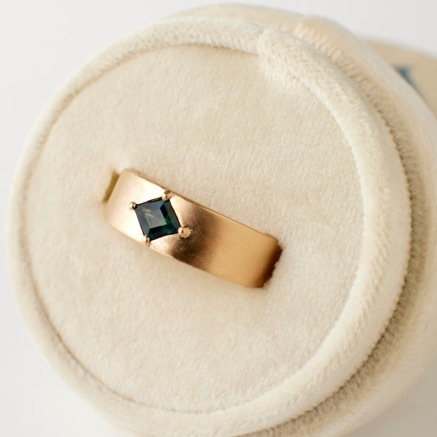 Silas Band - 0.60 Carat Indigo Kite Sapphire