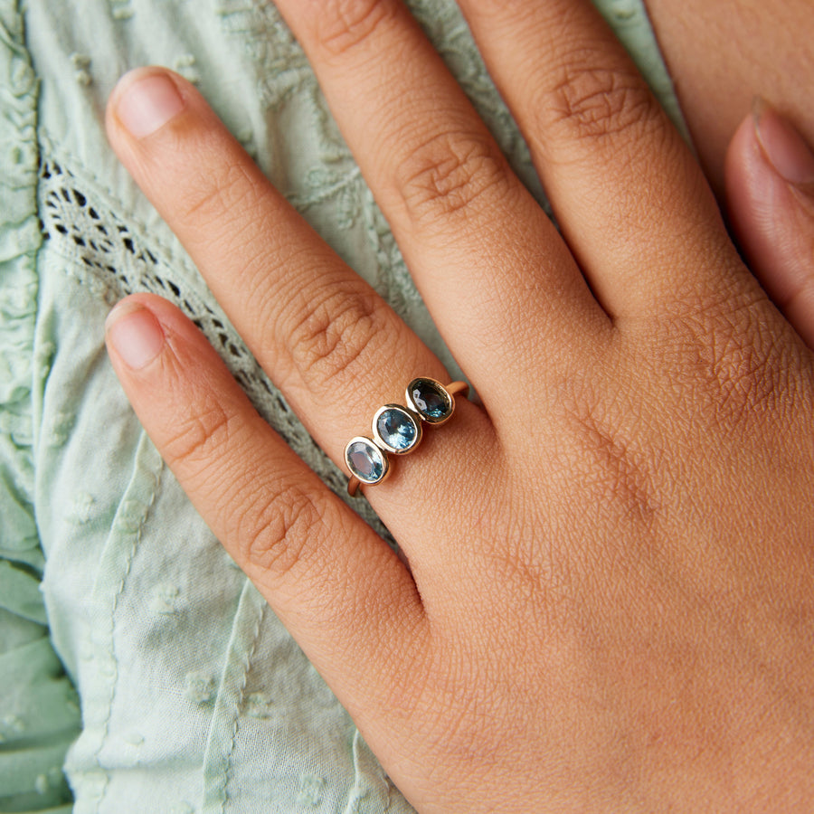 Amara Ring No. 2 - Blue Sapphires